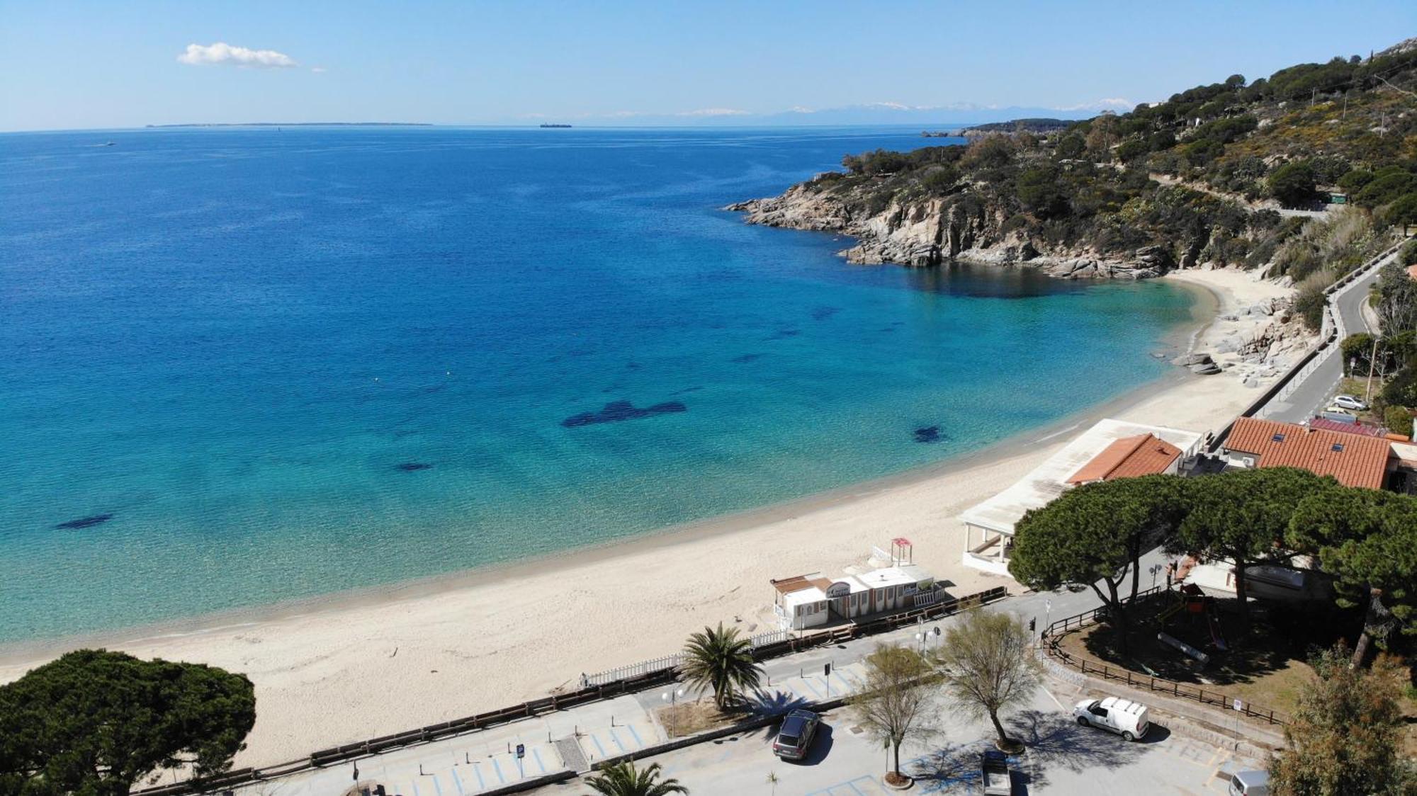 Appartamenti Cavoli - Vista Mare Con Terrazze, Clima E Posti Auto Spiaggia di Cavoli المظهر الخارجي الصورة